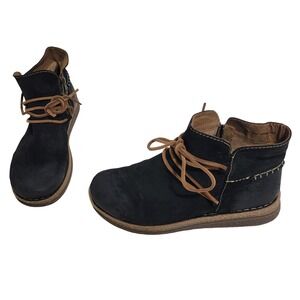 Born Calyn NEW Black Distressed Suede Leather Lace Ankle Boots Sz 11 BR0027609